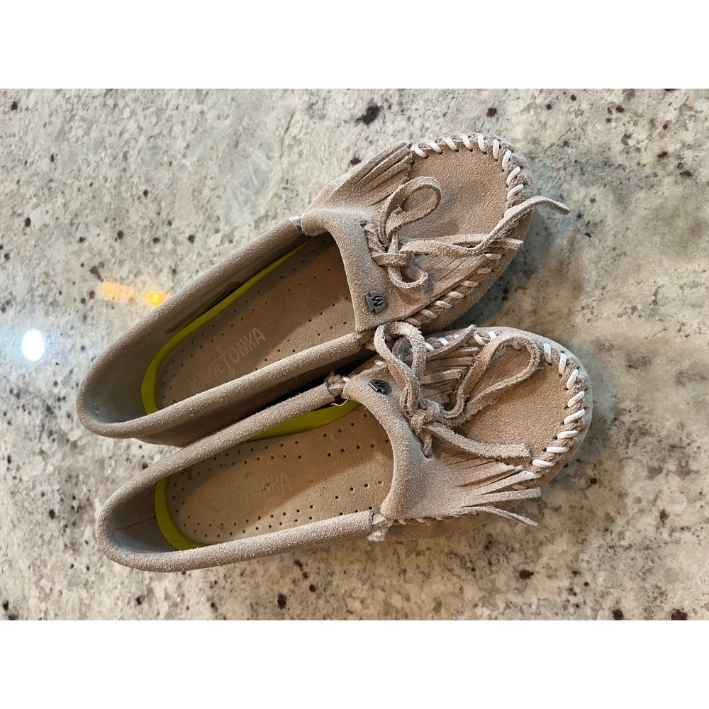 Minnetonka Women Suede Fringe Moccasin Loafers Tan 4308 Size 5.5